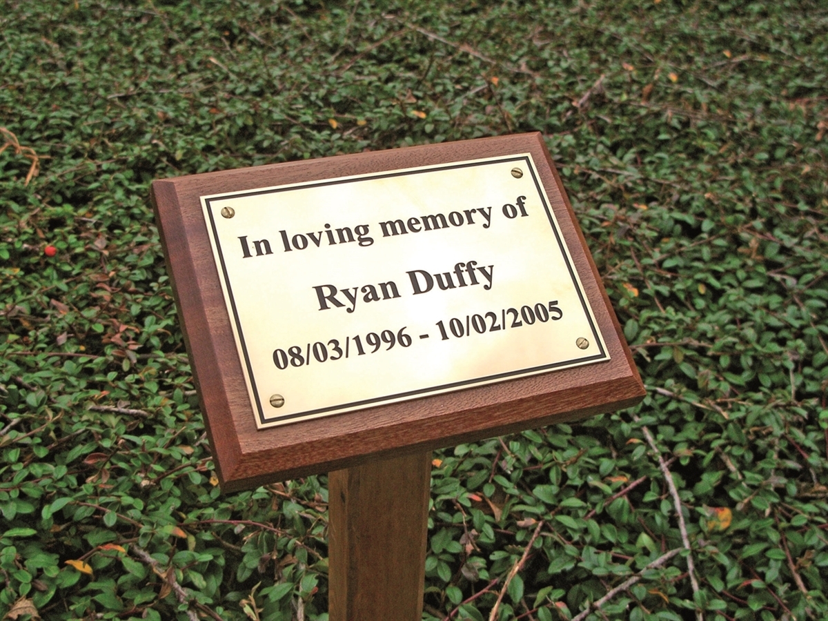 Commemorative plaques